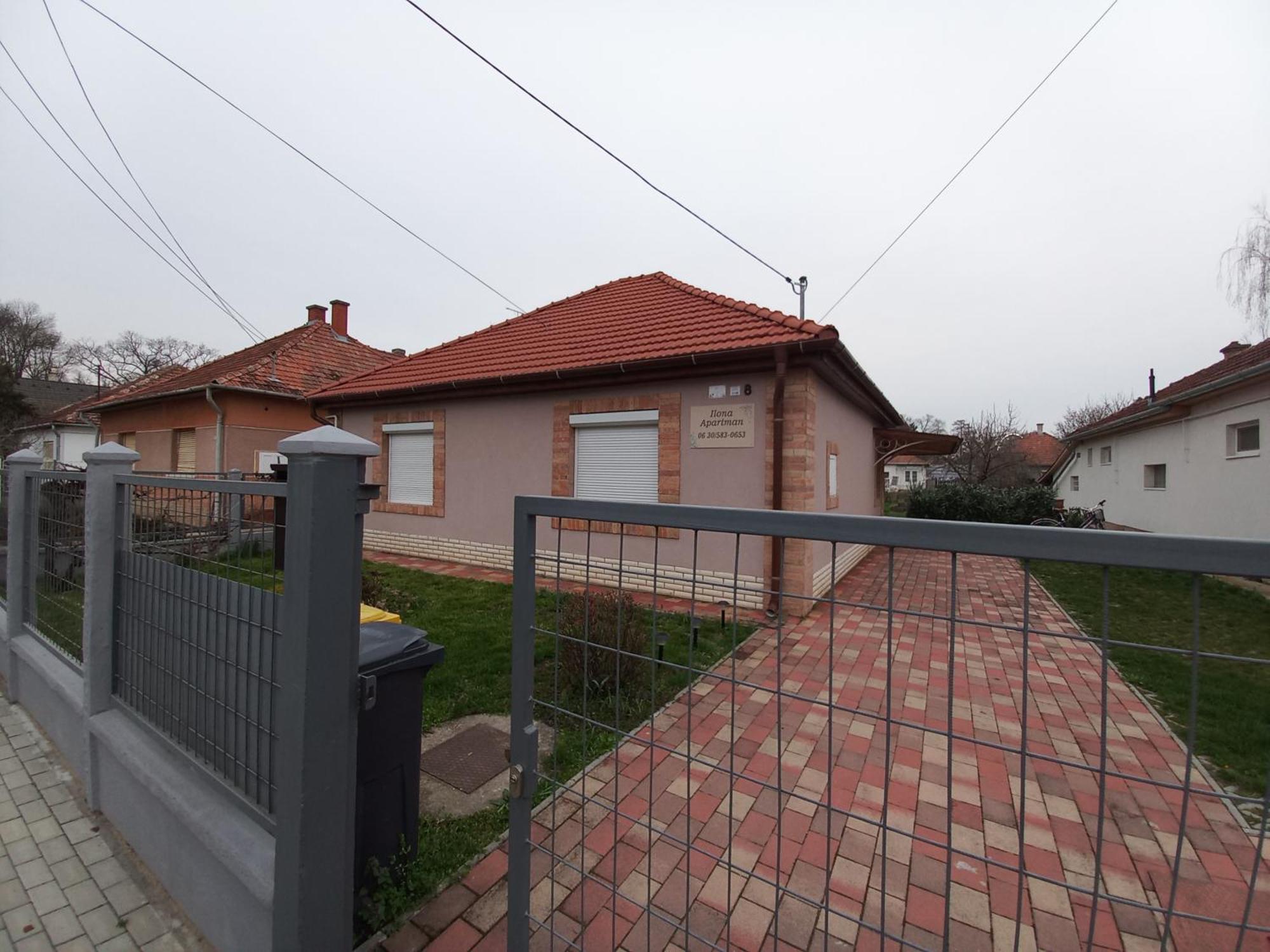 Ilona Apartman Дьюла Экстерьер фото
