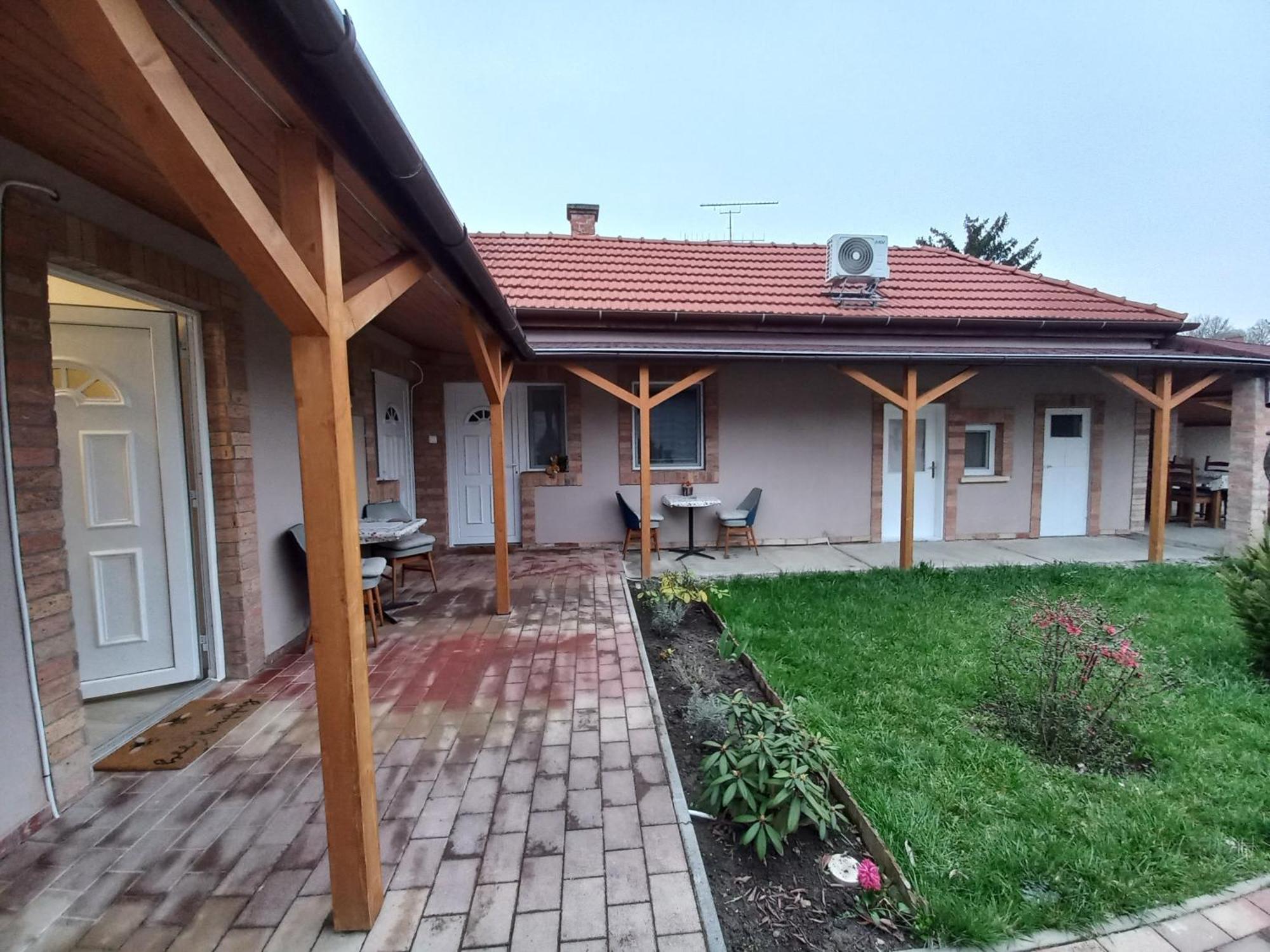 Ilona Apartman Дьюла Экстерьер фото