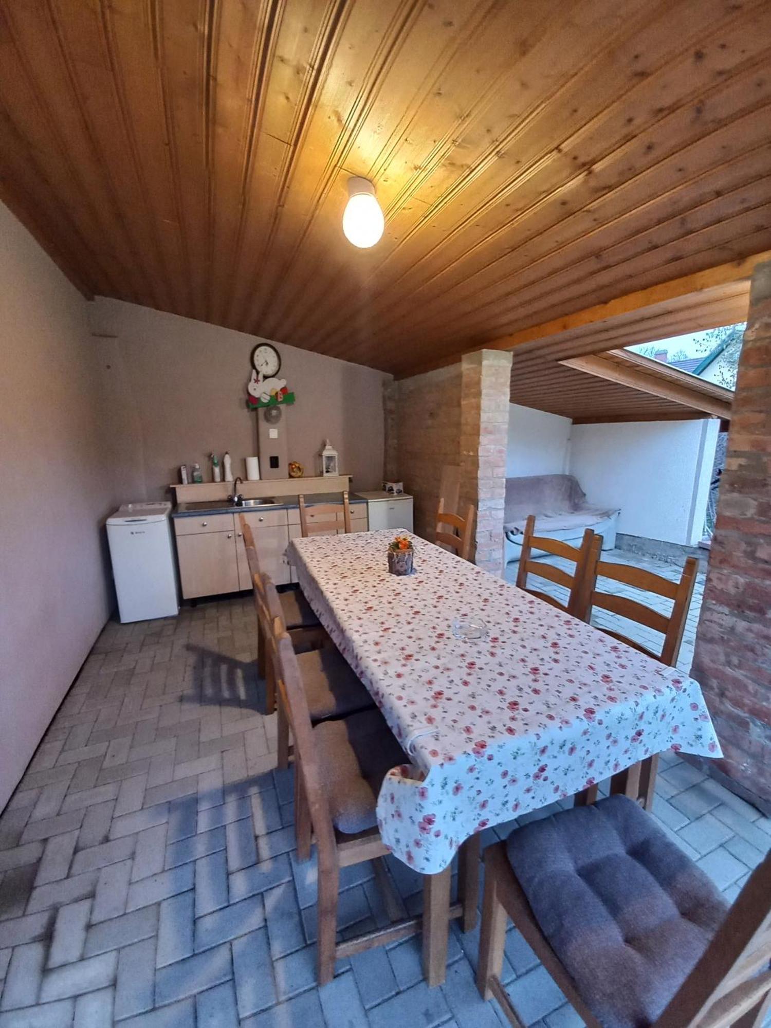 Ilona Apartman Дьюла Экстерьер фото